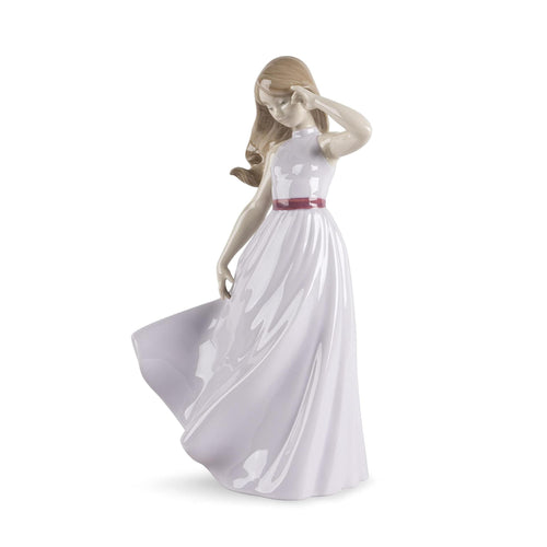 Lladro NAO Little Lady - Figurine