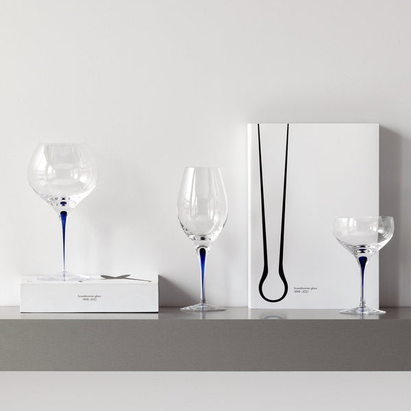 Load image into Gallery viewer, Orrefors Intermezzo Blue Coupe
