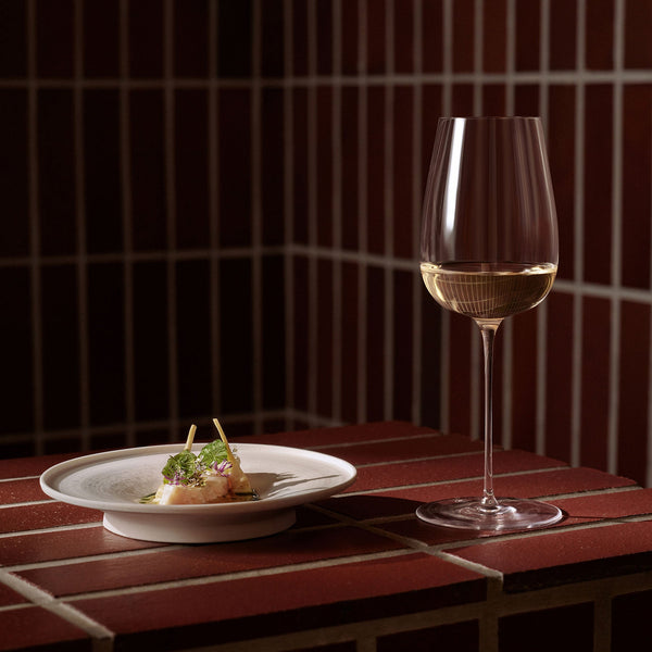Load image into Gallery viewer, Orrefors Frantzén White Wine Handmade
