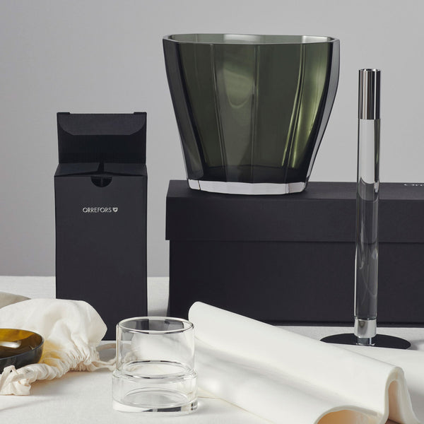 Load image into Gallery viewer, Orrefors Reed Vase Moss Green Low
