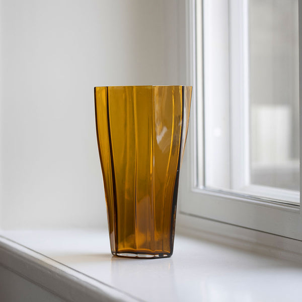 Load image into Gallery viewer, Orrefors Reed Vase Amber Medium
