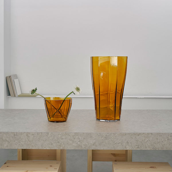 Load image into Gallery viewer, Orrefors Reed Vase Amber Large
