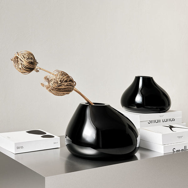 Load image into Gallery viewer, Orrefors Ebon Black Vase Medium
