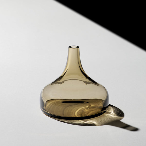 Load image into Gallery viewer, Orrefors Midsummer Water Avens Vase
