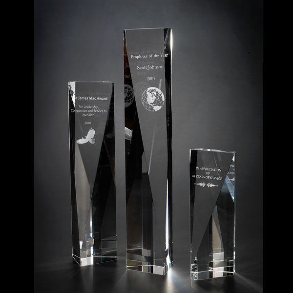 Load image into Gallery viewer, Orrefors City Spire Award Medium
