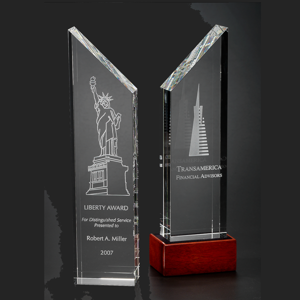 Load image into Gallery viewer, Orrefors Manhattan Award Small
