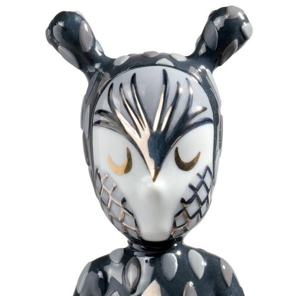 Load image into Gallery viewer, Lladro The Guest By Rolito Sculpture - Small Model - Numbered Edition
