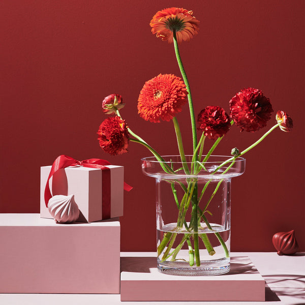 Load image into Gallery viewer, Kosta Boda Limelight Vase Clear Low
