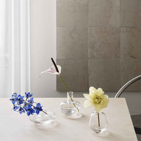 Load image into Gallery viewer, Kosta Boda Kappa Vases Clear Mini Set of 3
