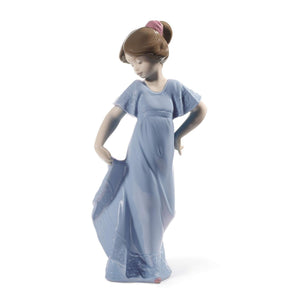 Lladro NAO How Pretty! (Special Edition) - Figurine