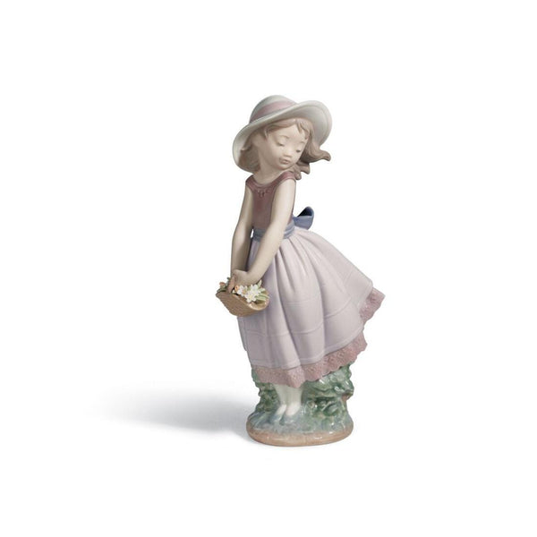 Load image into Gallery viewer, Lladro Pretty Innocence Girl Figurine
