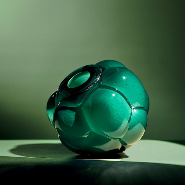 Load image into Gallery viewer, Kosta Boda Berry Tales Emerald
