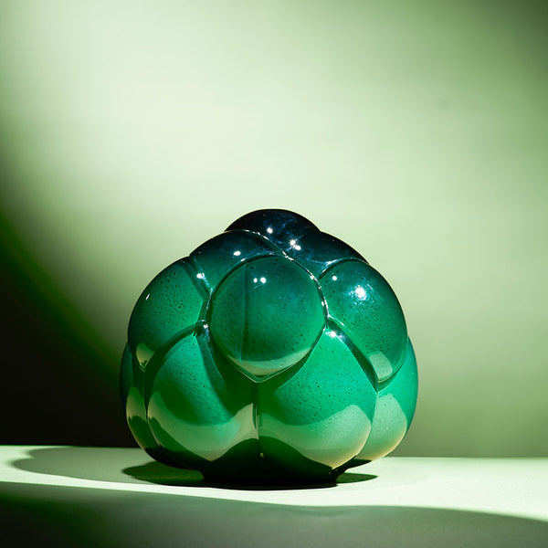 Load image into Gallery viewer, Kosta Boda Berry Tales Emerald
