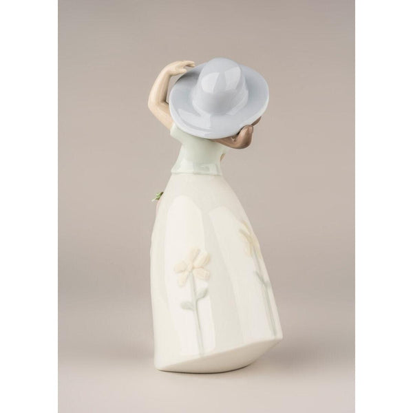 Load image into Gallery viewer, Lladro Little Daisy Girl Figurine
