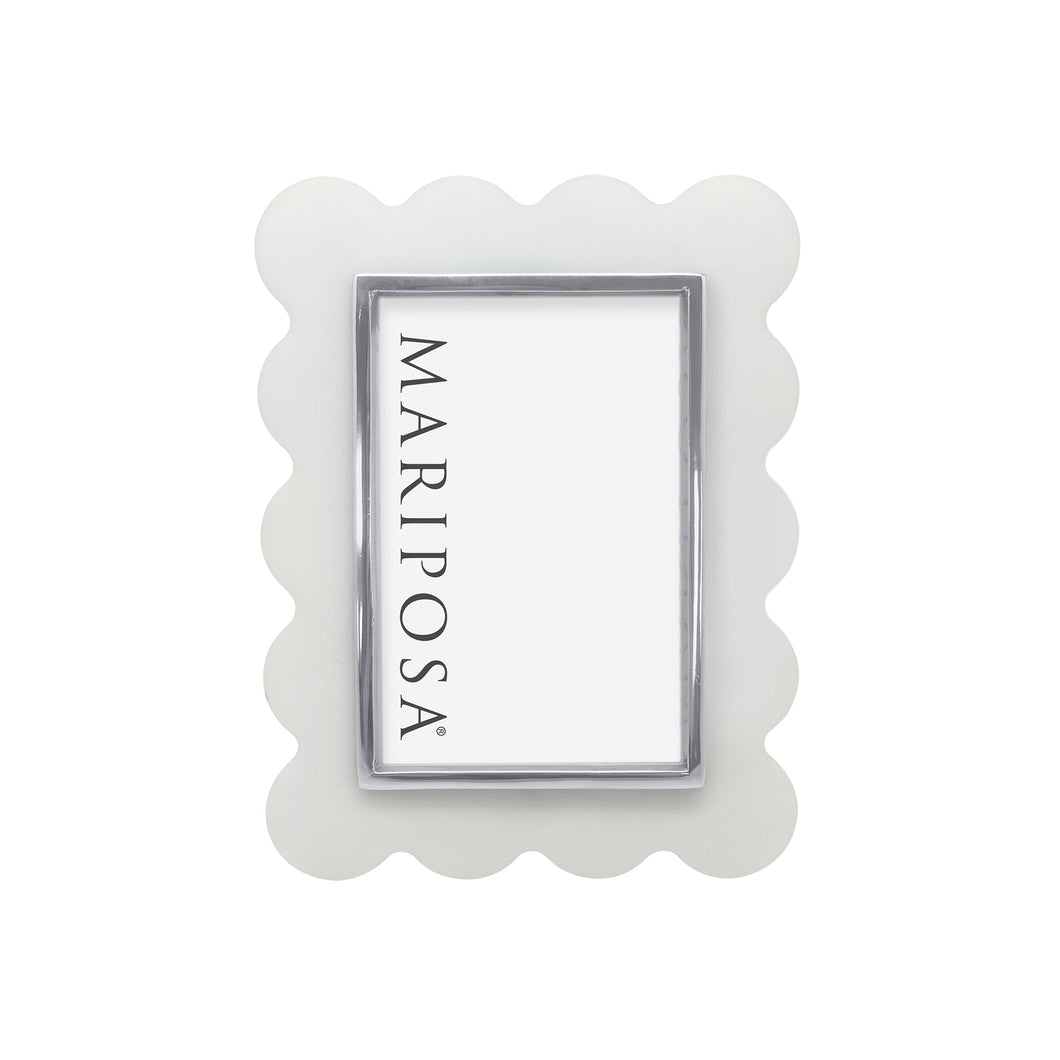Mariposa White Acrylic Mod Scallop 4x6 Frame
