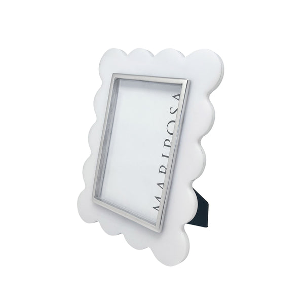 Load image into Gallery viewer, Mariposa White Acrylic Mod Scallop 4x6 Frame
