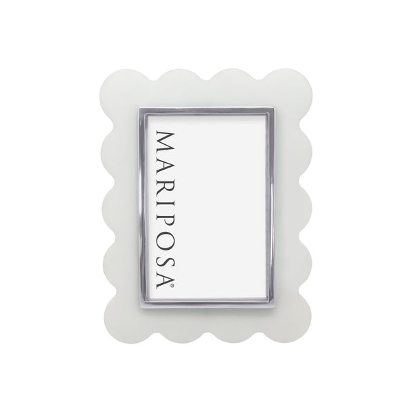 Load image into Gallery viewer, Mariposa White Acrylic Mod Scallop 4x6 Frame
