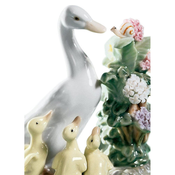 Load image into Gallery viewer, Lladro How Do You Do Duck Figurine
