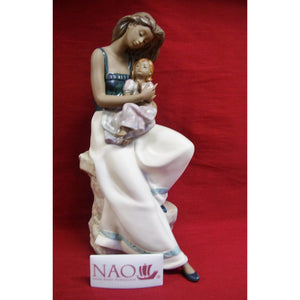 Lladro NAO My Little Girl 02012011 - Figurine