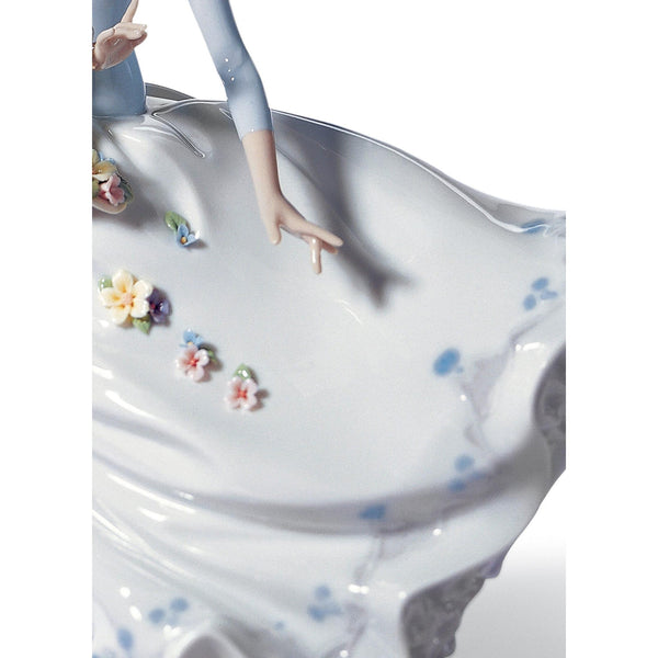 Load image into Gallery viewer, Lladro Petals of The Wind Woman Figurine
