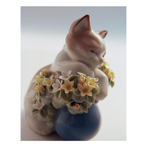 Lladro Dreamy Kitten Cat Figurine