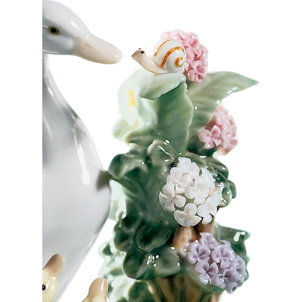 Load image into Gallery viewer, Lladro How Do You Do Duck Figurine

