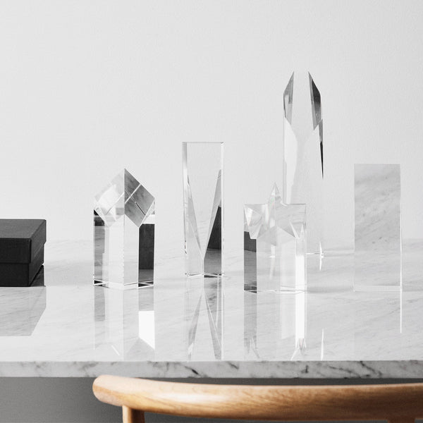 Load image into Gallery viewer, Orrefors Apex Award Small
