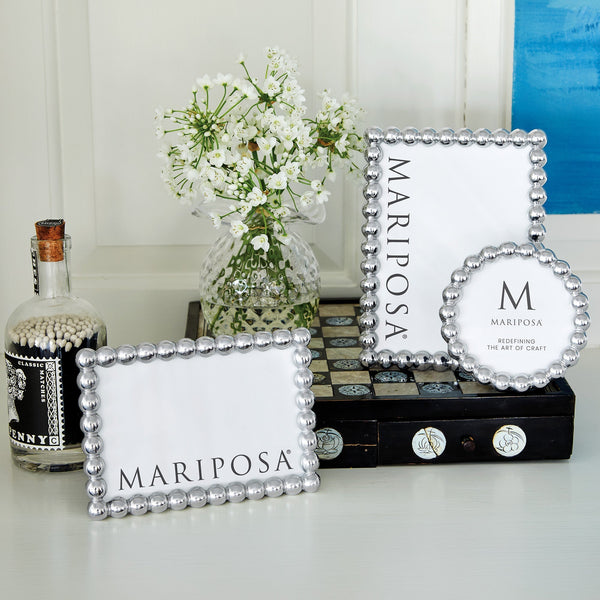 Load image into Gallery viewer, Mariposa Baubles Round 4x4 Frame
