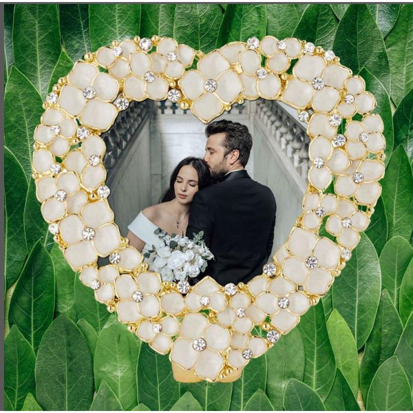 Load image into Gallery viewer, Olivia Riegel Dogwood Heart Frame
