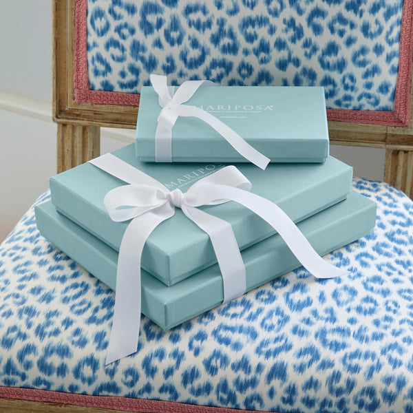 Load image into Gallery viewer, Mariposa Small Square Open Heart Frame
