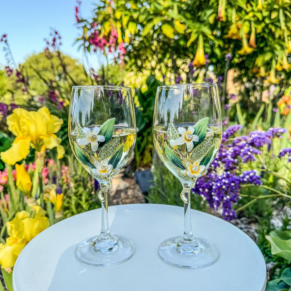 Load image into Gallery viewer, Olivia Riegel Hannah Wine Glass (Set of 2)
