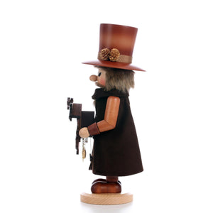 Christian Ulbricht Premium Nutcracker - Clockmaker with Key-wound Clock (Natural)