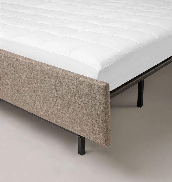 Load image into Gallery viewer, Sferra Comfort Sleeper Arcadia Mattress Pad

