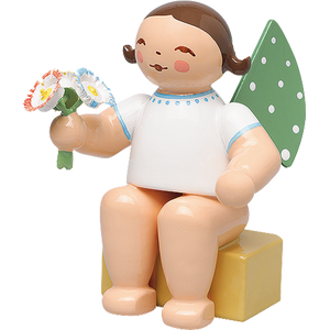 Wendt & Kuhn Angel, Small, with Bouquet Figurine