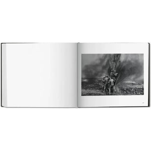 Sebastião Salgado. Kuwait. A Desert on Fire - Taschen Books