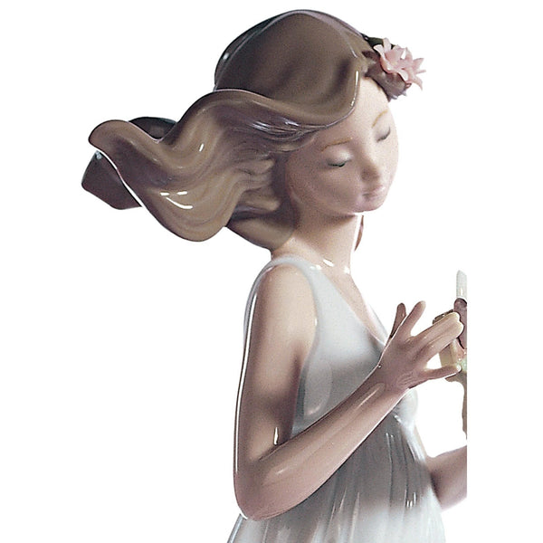 Load image into Gallery viewer, Lladro Butterfly Treasures Woman Figurine
