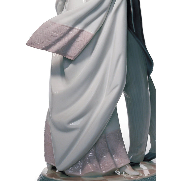 Load image into Gallery viewer, Lladro I Love You Truly Couple Figurine
