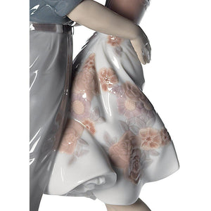 Lladro Happy Encounter Couple Figurine