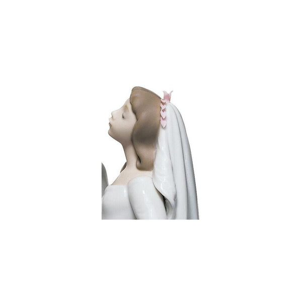 Load image into Gallery viewer, Lladro A Kiss To Remember Couple Figurine
