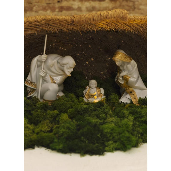 Load image into Gallery viewer, Lladro Baby Jesus Nativity Figurine - Golden Lustre
