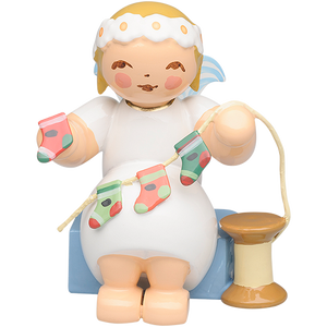Wendt & Kuhn Marguerite Angel, Sitting, with Advent Calendar Figurine