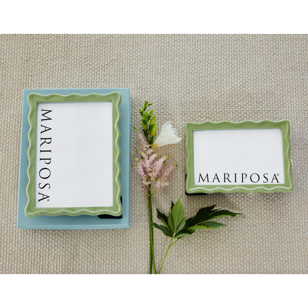 Load image into Gallery viewer, Mariposa Wavy Green 5x7 Frame
