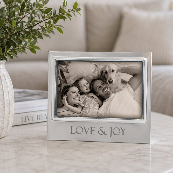 Load image into Gallery viewer, Mariposa LOVE &amp; JOY Signature 4x6 Frame
