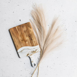 Lynn & Liana 8x16 Medium Acacia Cheeseboard Gold Quartz