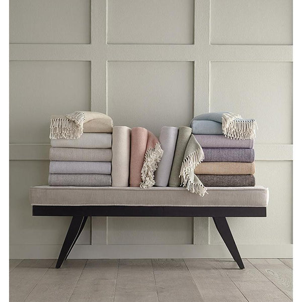 Load image into Gallery viewer, Sferra Celine - 51" x 71" Throw
