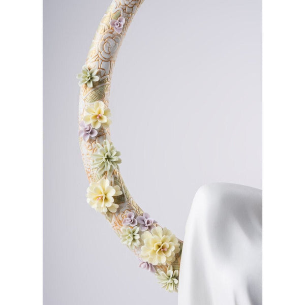 Load image into Gallery viewer, Lladro In Her Thoughts Woman Figurine
