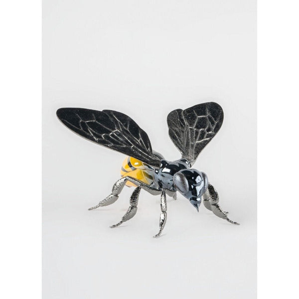 Load image into Gallery viewer, Lladro Bee Sculpture
