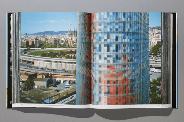 Load image into Gallery viewer, Jean Nouvel by Jean Nouvel. 1981–2022 - Taschen Books
