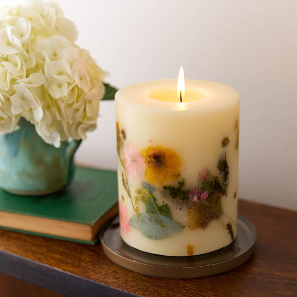 Load image into Gallery viewer, Rosy Rings Lemon Blossom + Lychee Small Round Botanical Candle
