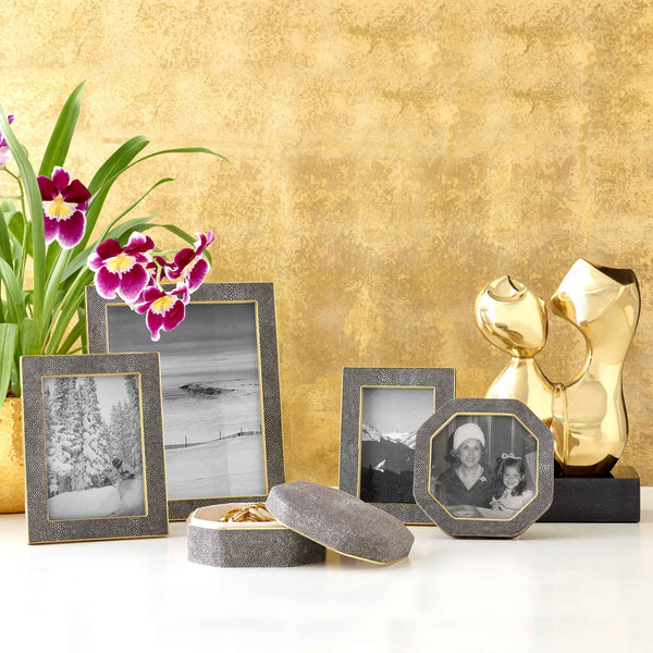 Load image into Gallery viewer, AERIN Classic Shagreen 4x6 Frame - Chocolate
